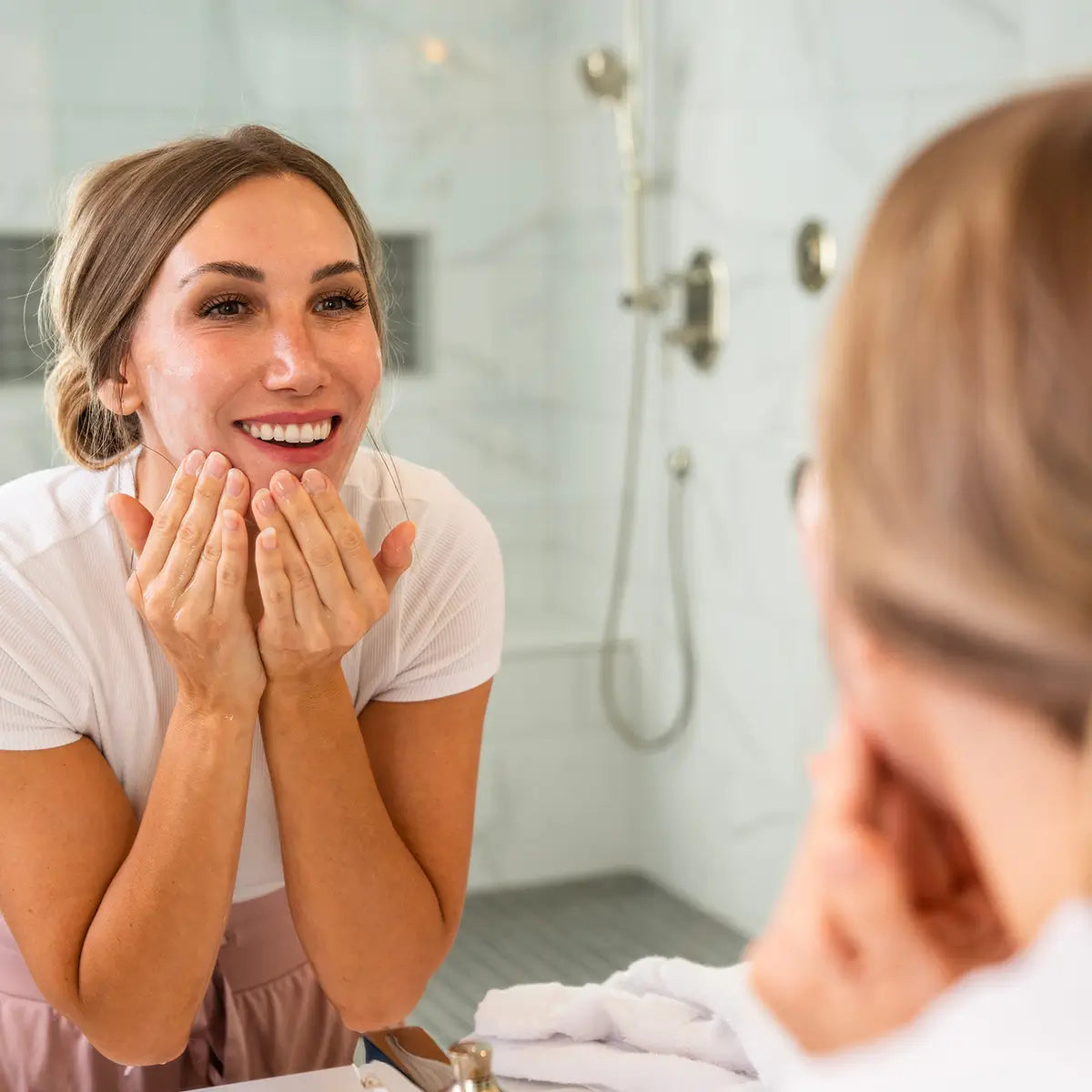 Rose_and_Cole_Intense_Cleanse_Advanced_Facial_Cleanser_lifestyle_2_26631930-93e0-41a2-8181-84ba1ce459f2.webp