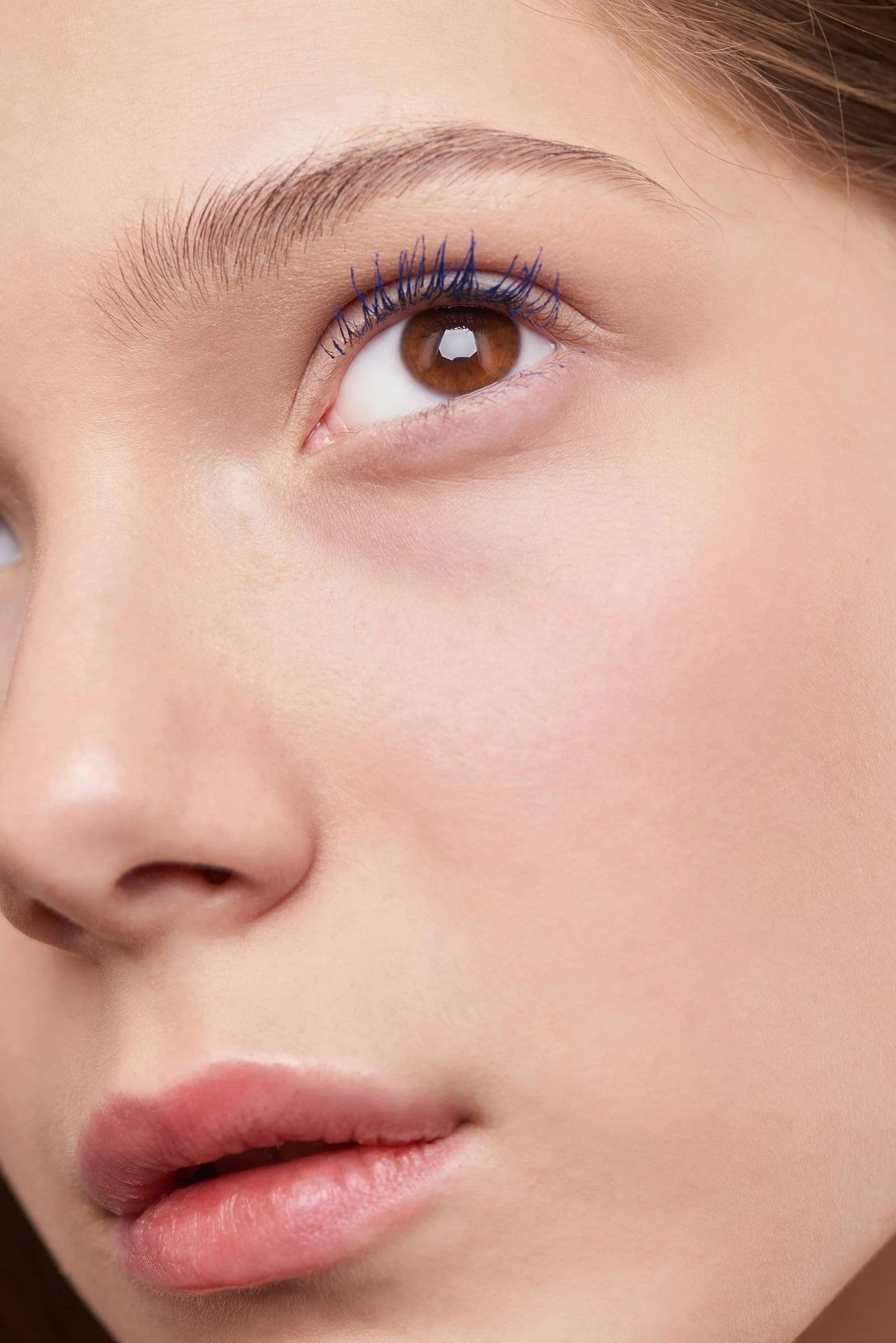 Rose_and_Cole_Revitalize_Eye_Cream_lifestyle_2.webp